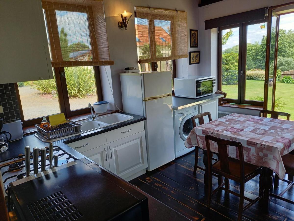 La Gasteboisiere With Swimming Pool And Games Room Le Mesnil-Adelee ภายนอก รูปภาพ